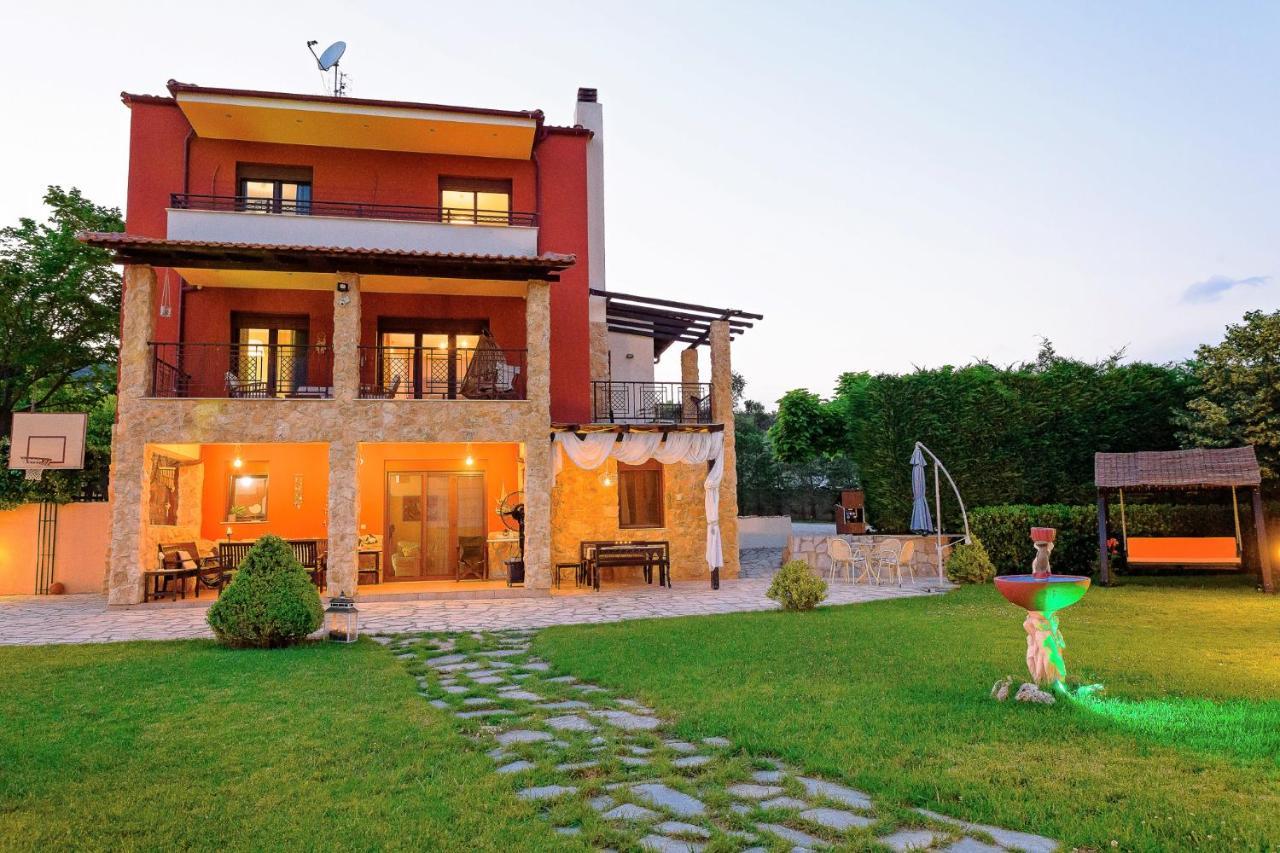 Villa Mariellie Nea Peramos  Exterior photo