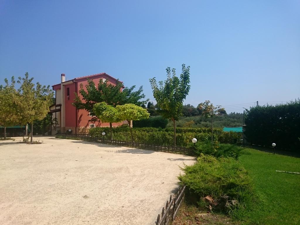 Villa Mariellie Nea Peramos  Exterior photo